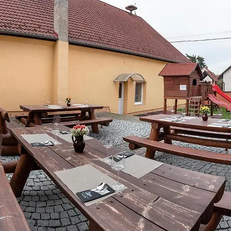 U Kapličky Penzion Mala Hrastice